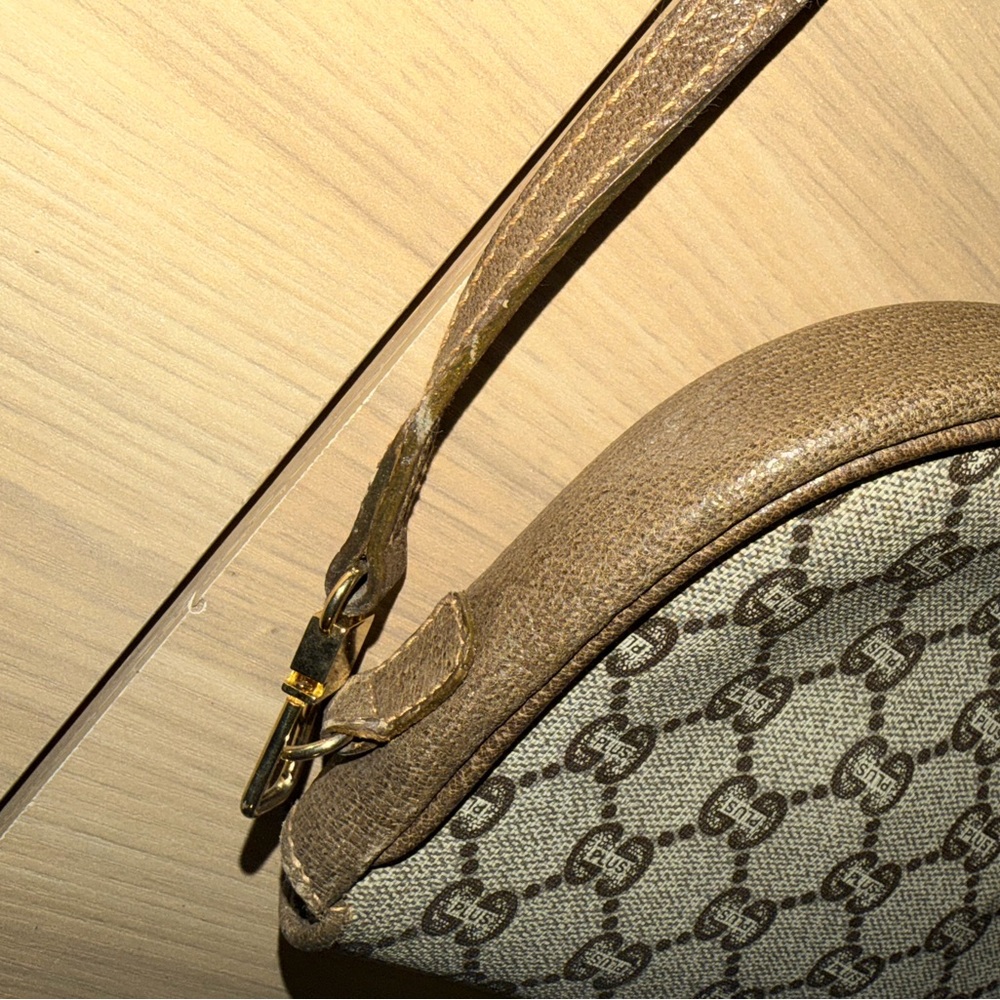 Gucci plus Beige Monogram Mini Clutch - Picture 6 of 9